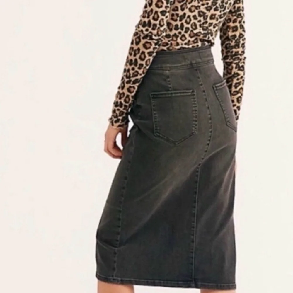 Free People We The Free Maddie Black Denim Midi Skirt Front Slit Button Fly 25